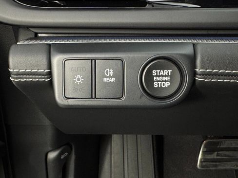 Used 2025 Porsche Panamera 4S image 19