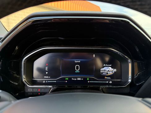 Used 2024 Chevrolet Silverado 1500 RST w/ Max Trailering Package image 60