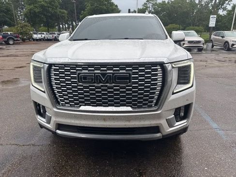 Used 2024 GMC Yukon Denali w/ Denali Reserve Package RWD image 7