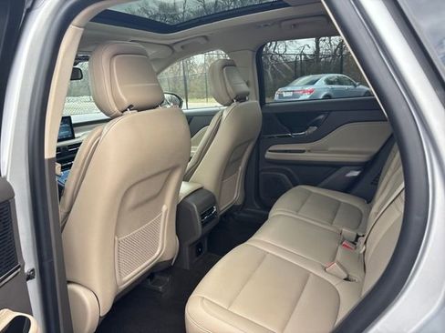 Used 2020 Lincoln Corsair AWD w/ Premium Package image 13