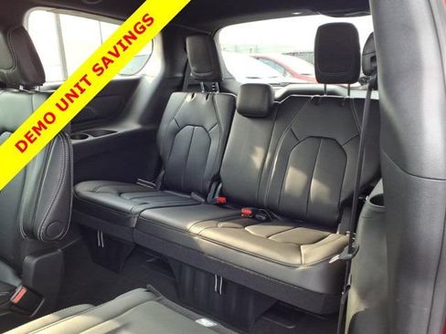 New 2026 Chrysler Pacifica Select FWD image 19