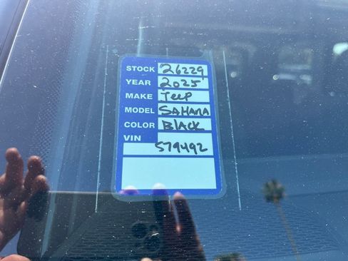 Used 2025 Jeep Wrangler Unlimited Sahara image 30