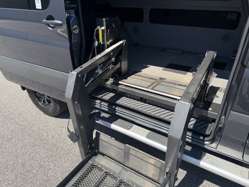 Used 2017 Mercedes-Benz Sprinter 2500 image 30