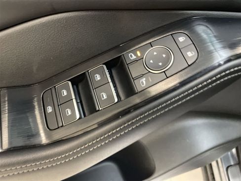 Used 2023 Nissan Rogue SL w/ SL Premium Package image 18