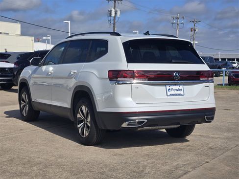 New 2026 Volkswagen Atlas SE image 3