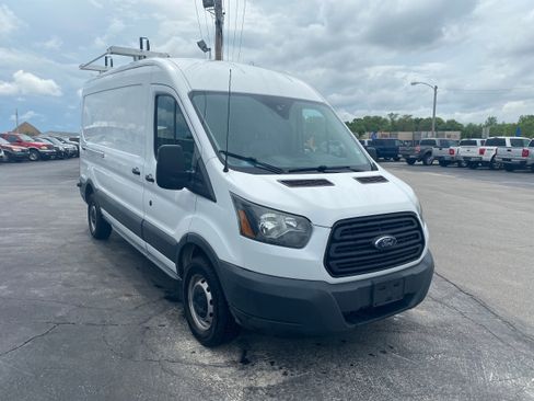 Used 2016 Ford Transit 250 148 Medium Roof RWD image 3