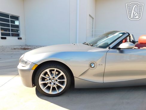 Used 2006 BMW Z4 3.0i RWD image 10