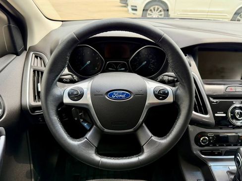 Used 2014 Ford Focus Titanium FWD image 10