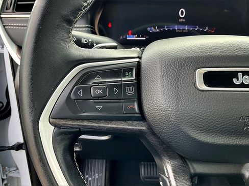 Used 2022 Jeep Grand Cherokee L Limited image 18