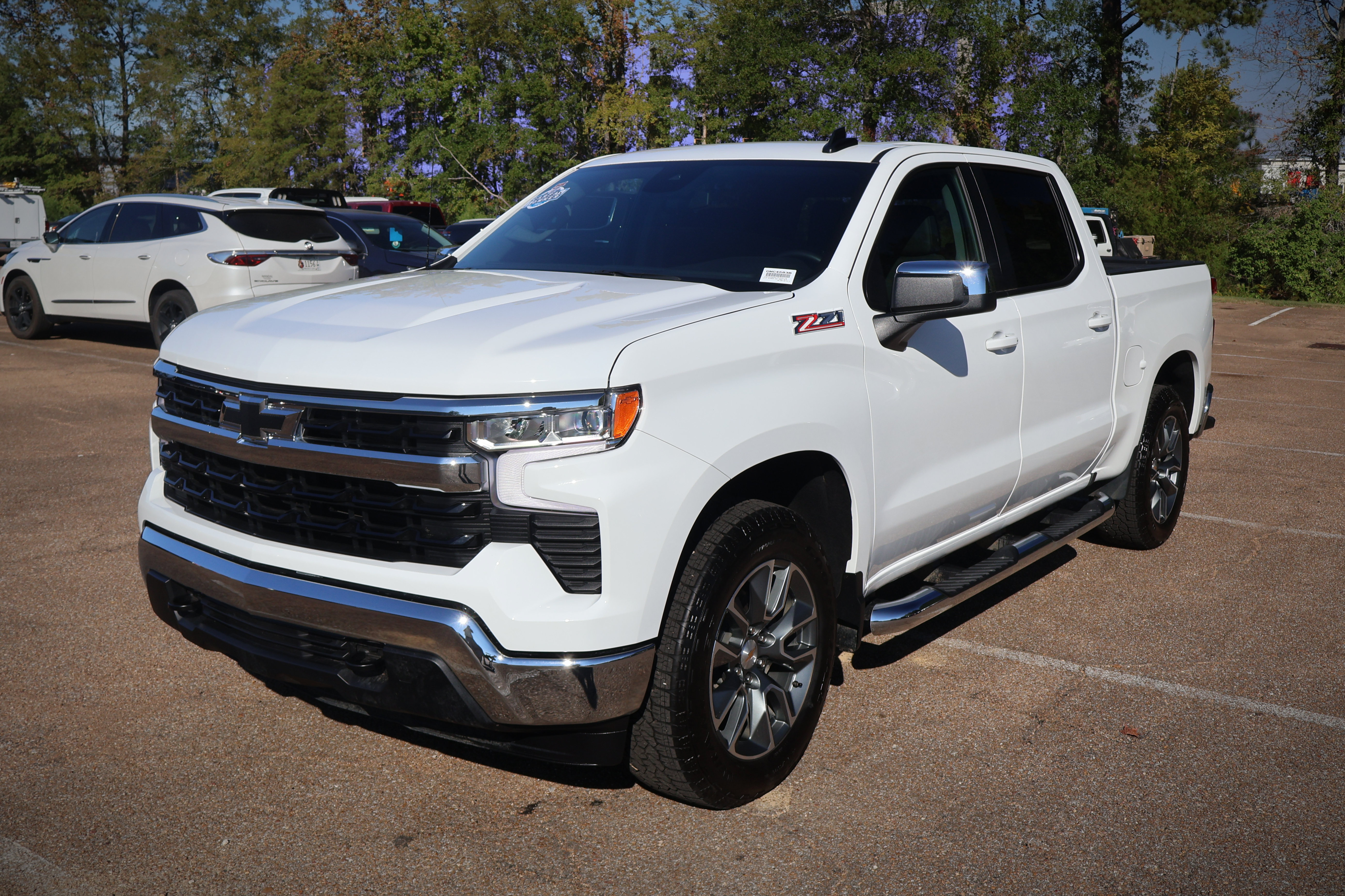 Used 2026 Chevrolet Silverado 1500 LT AWD/4WD image 1