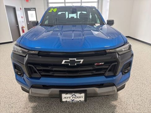 Used 2024 Chevrolet Colorado Z71 w/ Z71 Convenience Package 2 AWD/4WD image 7