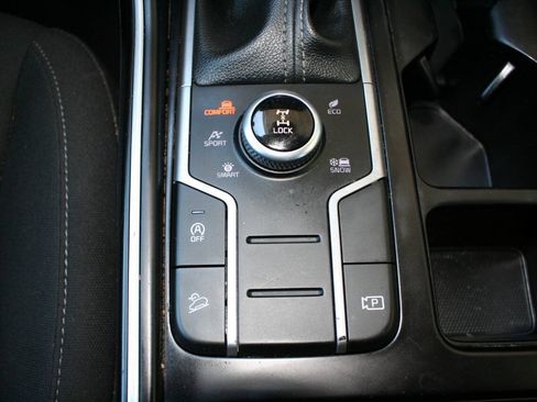 Used 2022 Kia Sorento LX AWD/4WD image 21