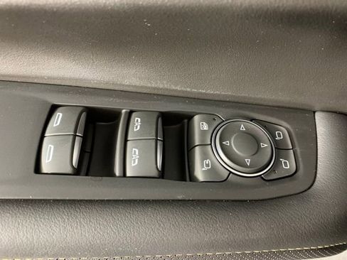 Used 2025 Chevrolet Tahoe Premier AWD/4WD image 30
