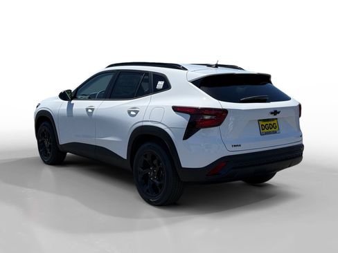 New 2026 Chevrolet Trax LT FWD image 3