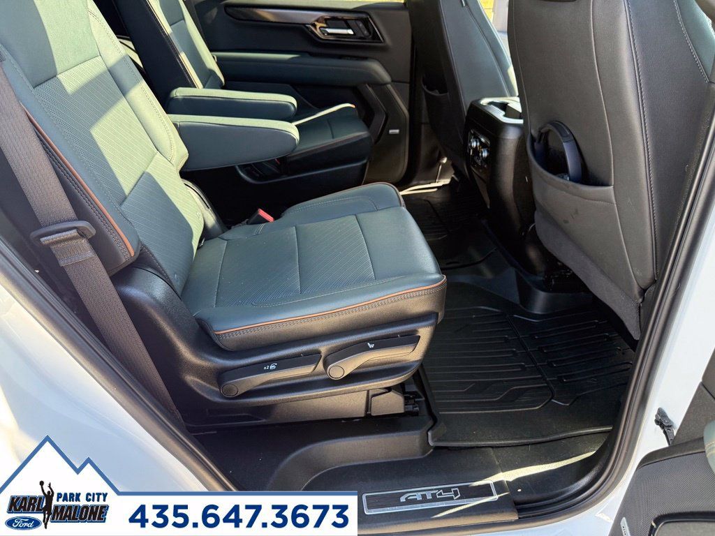 Used 2025 GMC Yukon AT4 w/ AT4 Premium Plus Package AWD/4WD image 41