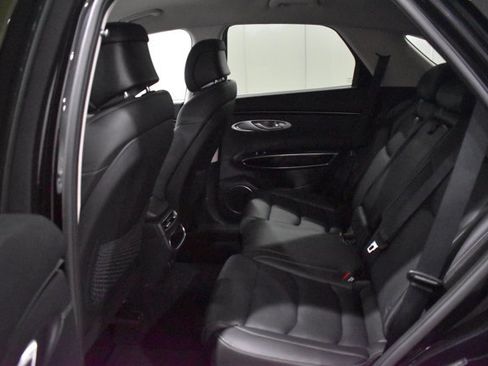 Used 2025 Genesis GV70 2.5T AWD/4WD image 21