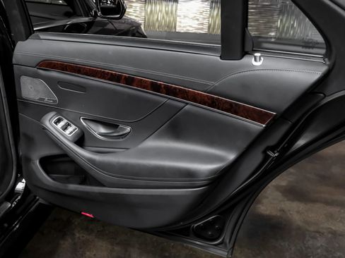 Used 2014 Mercedes-Benz S 550 Sedan image 48