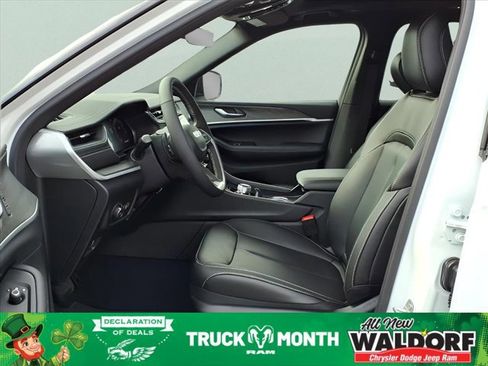 New 2025 Jeep Grand Cherokee Limited image 9