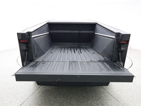 Used 2024 Tesla Cybertruck AWD Crew Cab image 24