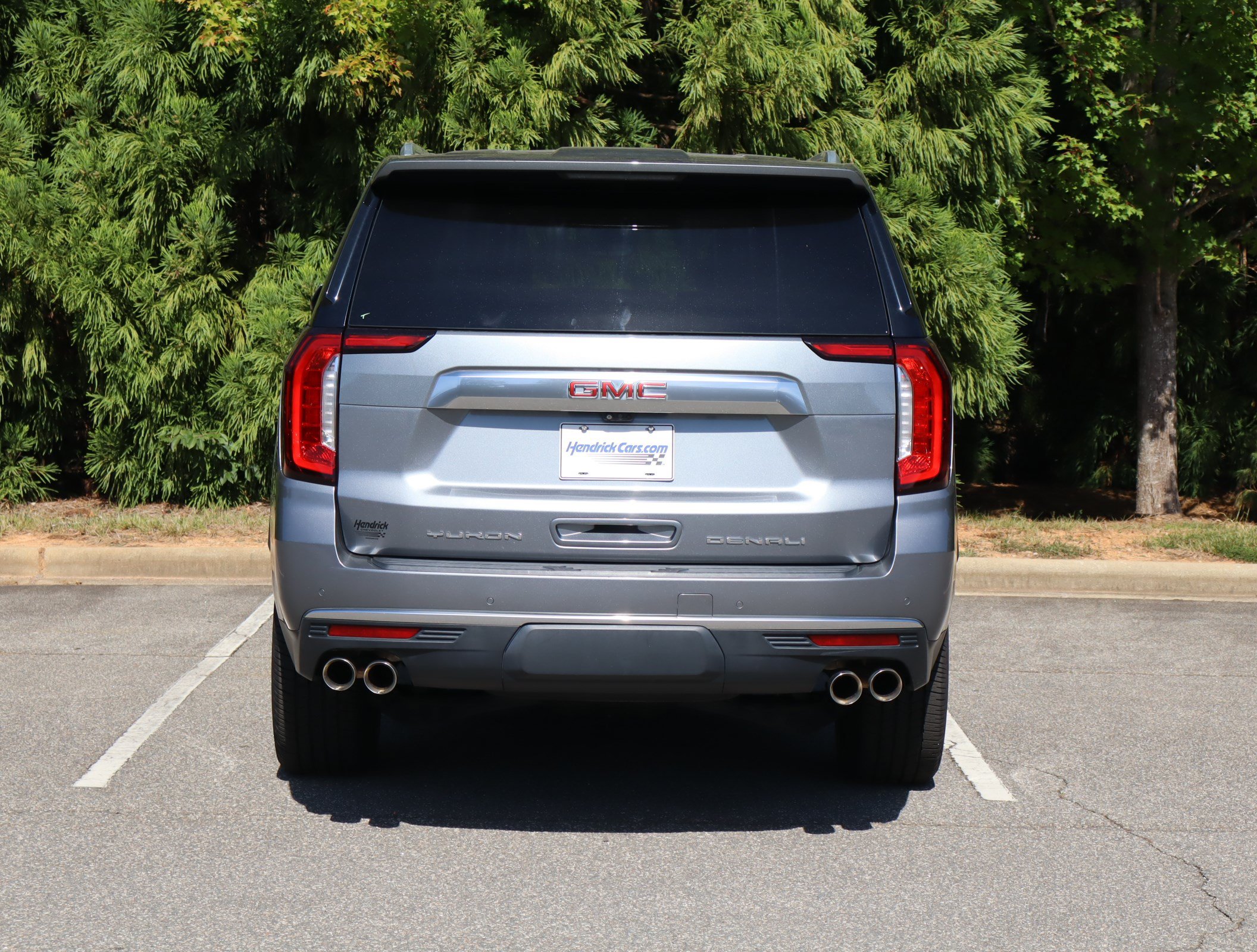 Used 2021 GMC Yukon XL Denali w/ Denali Premium Package AWD/4WD image 8