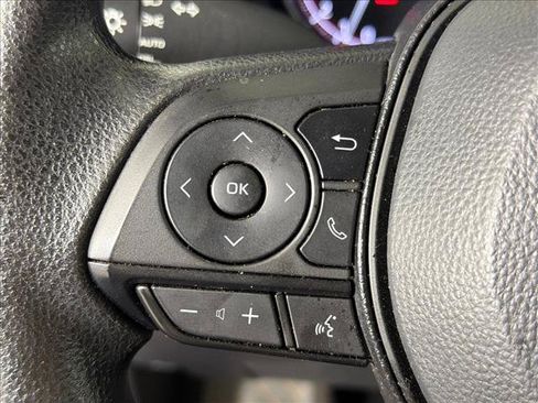 Used 2025 Toyota RAV4 XLE FWD image 24