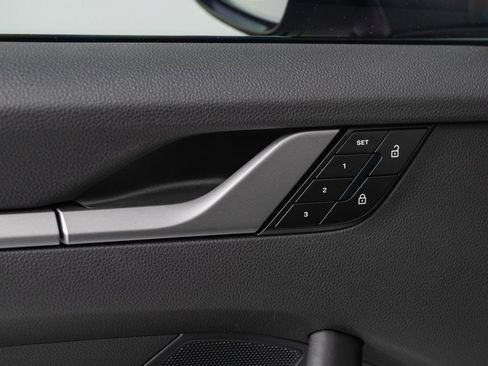 Certified 2025 Porsche 911 Carrera image 19