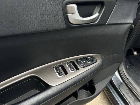 Used 2020 Kia Optima SE FWD image 10