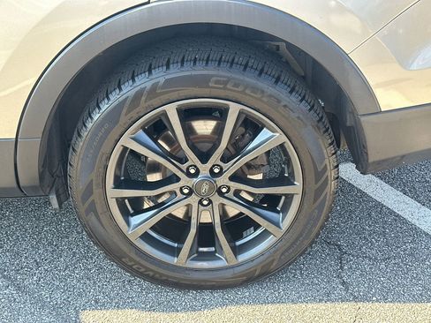 Used 2017 Ford Explorer XLT w/ Equipment Group 202A FWD image 20