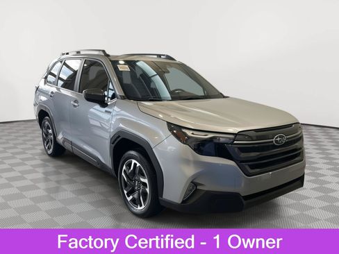 Certified 2025 Subaru Forester Premium AWD/4WD image 1