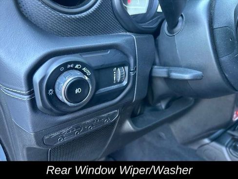 Certified 2025 Jeep Wrangler Unlimited Rubicon AWD/4WD image 19