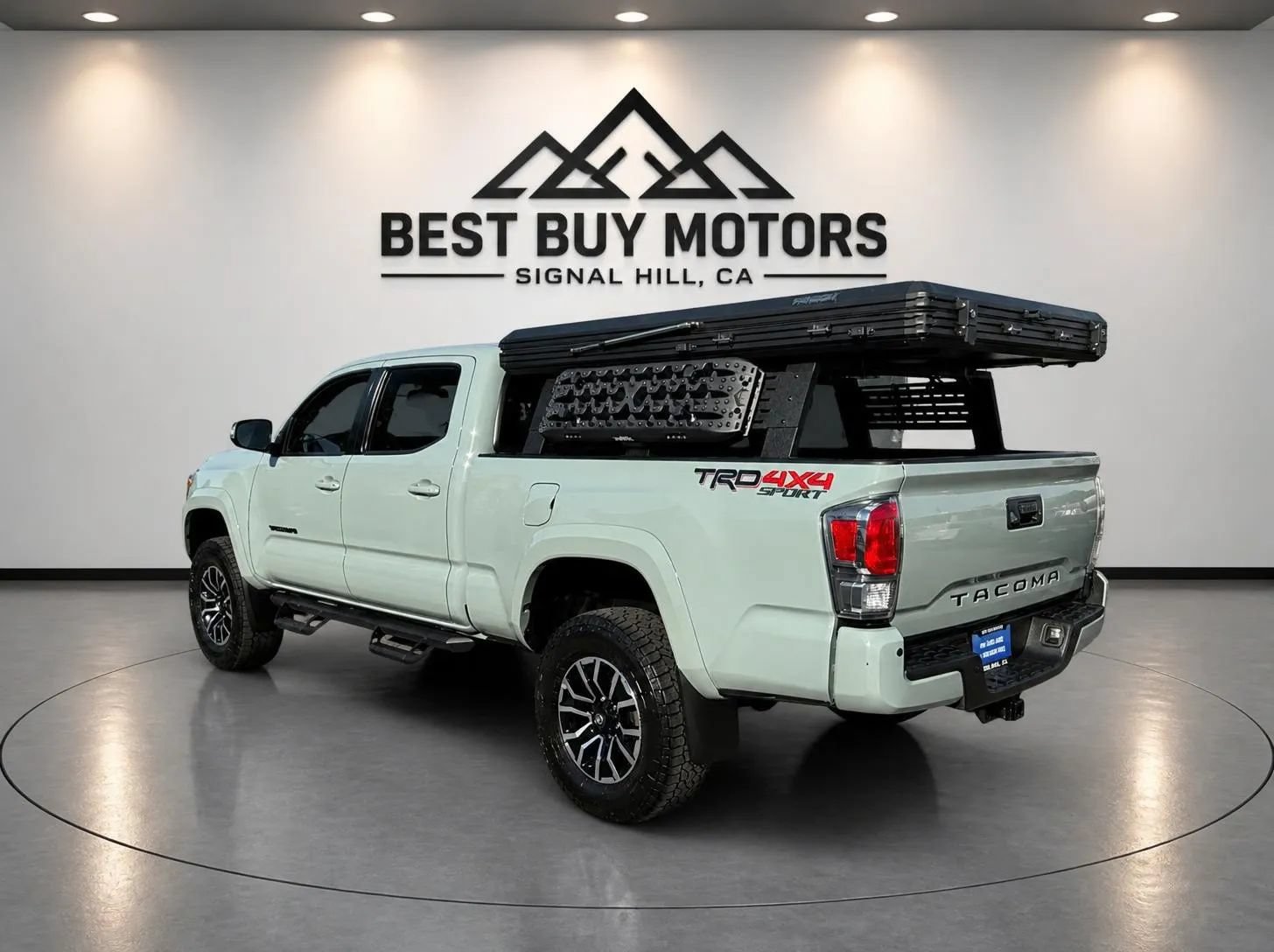 Used 2022 Toyota Tacoma TRD Sport w/ Technology Package AWD/4WD image 6