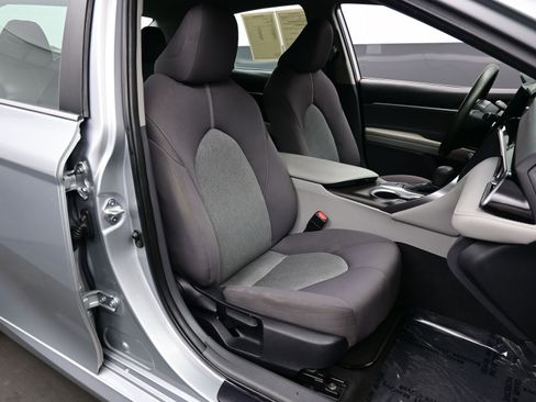 Used 2023 Toyota Camry LE image 15