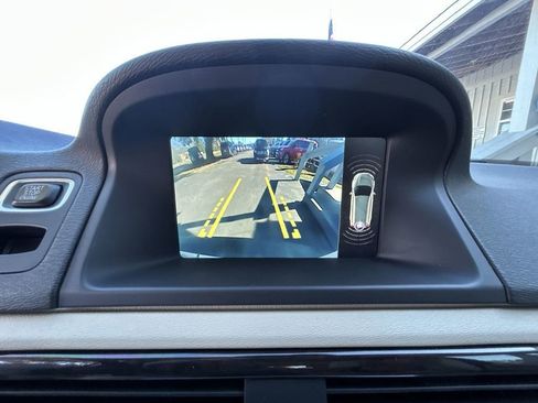 Used 2016 Volvo XC70 T5 Premier w/ Proximity Package image 18