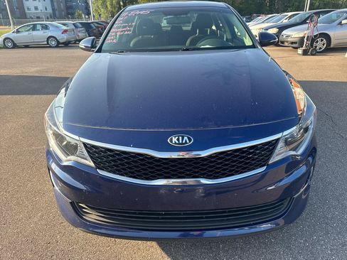 Used 2017 Kia Optima LX FWD image 2