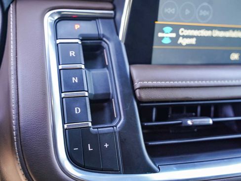 Used 2021 Chevrolet Tahoe High Country w/ Premium Package image 22