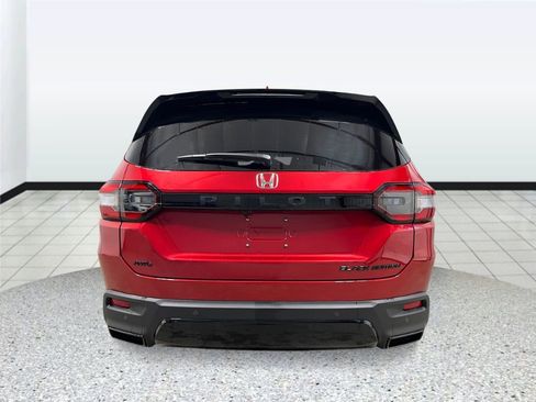 New 2026 Honda Pilot Black Edition image 4