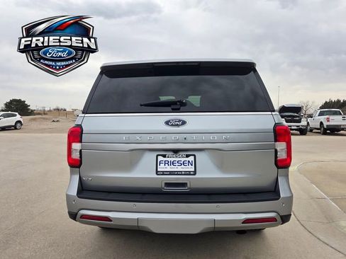Used 2024 Ford Expedition XLT image 6