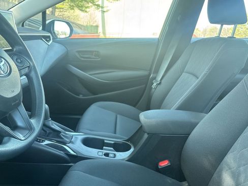 Used 2025 Toyota Corolla LE image 10