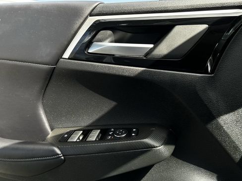 Used 2025 Mitsubishi Outlander SE FWD image 24