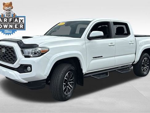 Used 2022 Toyota Tacoma TRD Sport image 3