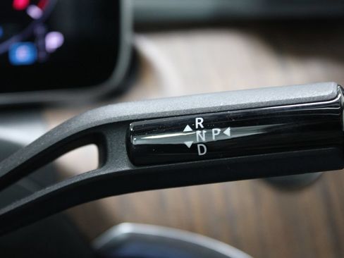Used 2025 Mercedes-Benz C 300 Sedan image 34