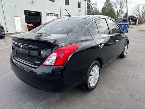 Used 2012 Nissan Versa SV w/ Convenience Pkg image 3
