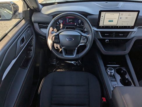 Used 2025 Ford Explorer ST-Line image 16