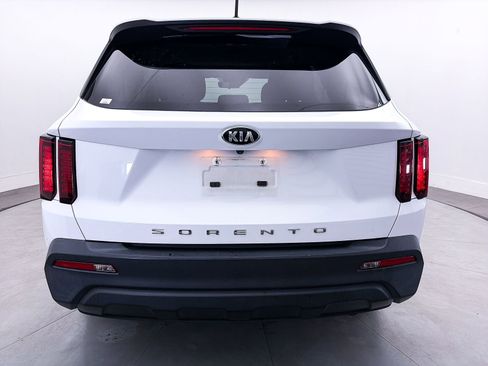Used 2021 Kia Sorento LX image 9