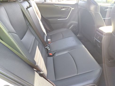 Used 2022 Toyota RAV4 Limited image 32
