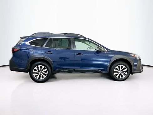 Used 2025 Subaru Outback Premium AWD/4WD image 10