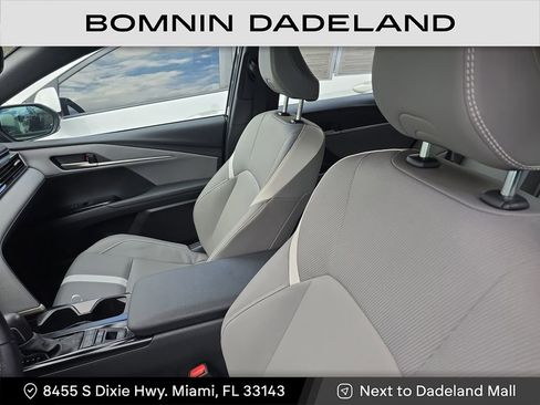 Used 2025 Toyota Camry LE image 11