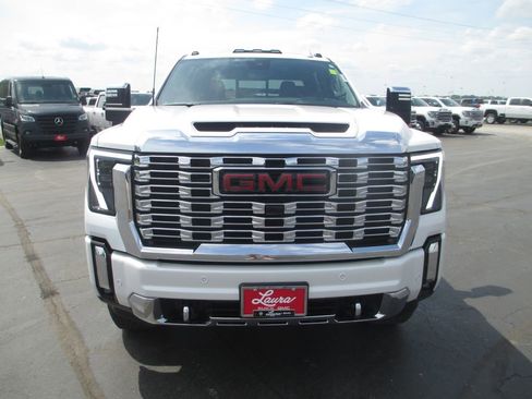 Used 2024 GMC Sierra 2500 Denali w/ Denali Reserve Package AWD/4WD image 14