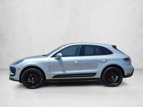 Used 2023 Porsche Macan AWD/4WD image 9