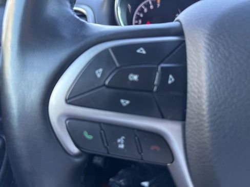 Certified 2022 Jeep Grand Cherokee Laredo X AWD/4WD image 26
